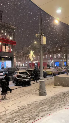 وابرد ب ثلجك ❄️🩵. #موسكو #CapCut #موسكو_روسيا #الساحه_الحمراء #شتاء #شارع_الأعشى 