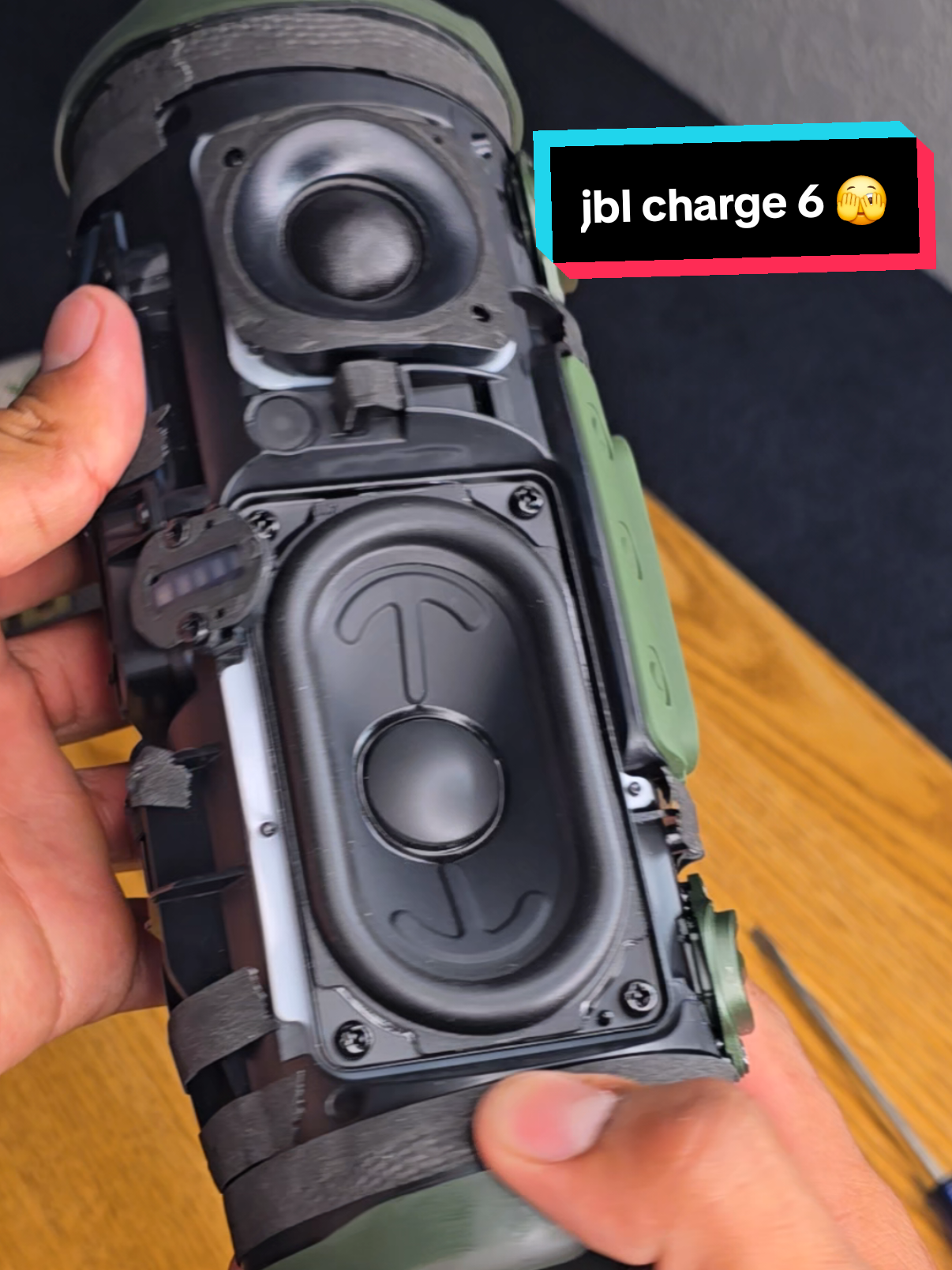 como ven 🫣🤔😏 #jblcharge6 #nueva #boombox #comparte #jbl #jbl #elrey #jblbasspro1 #comoven #chulada #charge6 #musica 