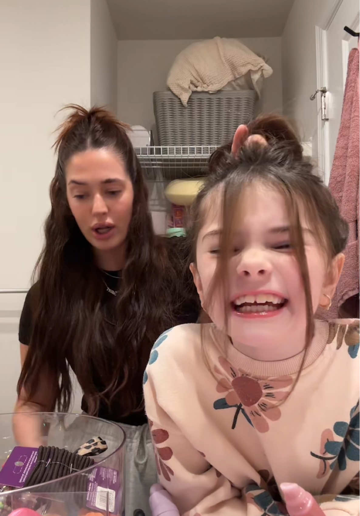she's too big now y'all lol 😂 #hairtok #youngmoms #momanddaughter #fypシ 