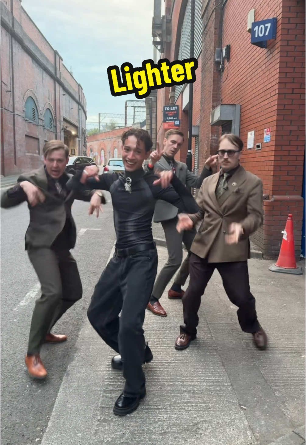 @kyle alessandro if you’re looking for emergency dance reinforcements… look no further! 🇳🇴 #Eurovision2025  #Eurovision  #Esc2025 