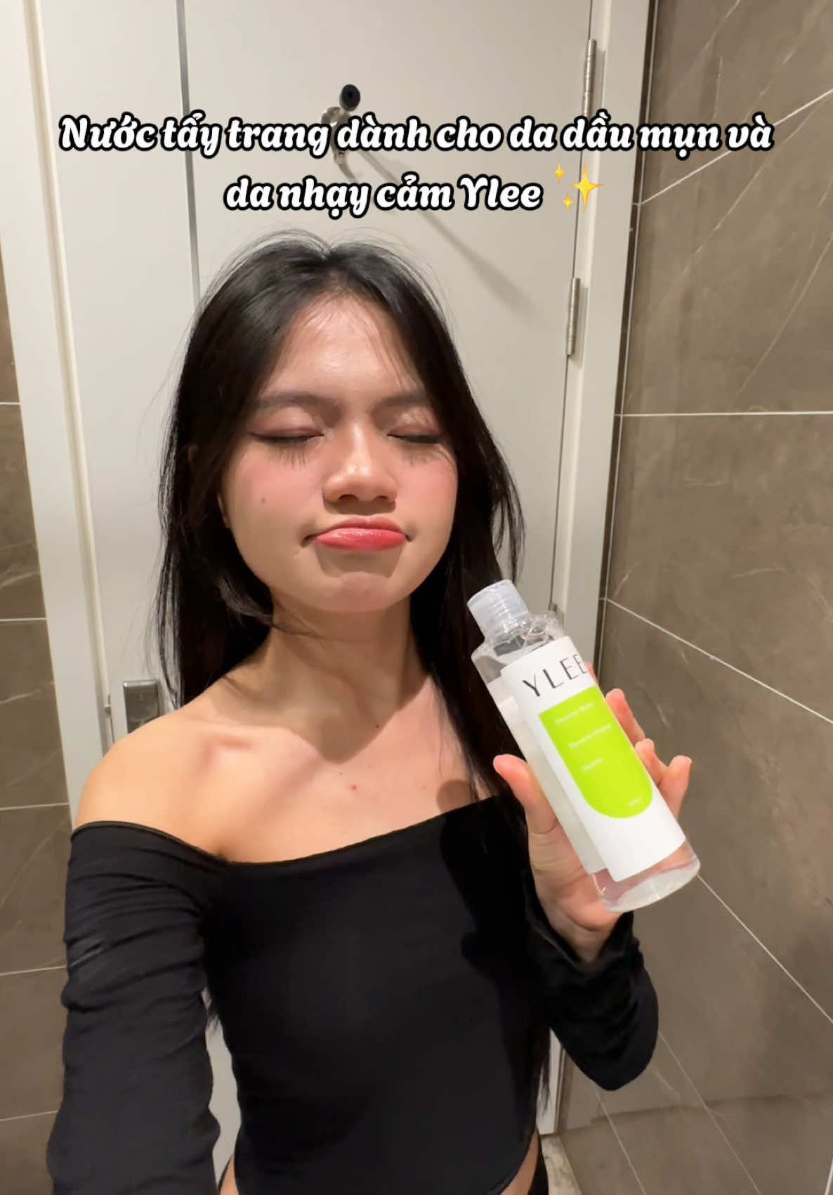 Nước tẩy trang nhẹ dịu dành cho da nhạy cảm và da dầu mụn nè #linhlip16 #linhlipreview #ylee #nuoctaytrangylee #nuoctaytrang #byscom 