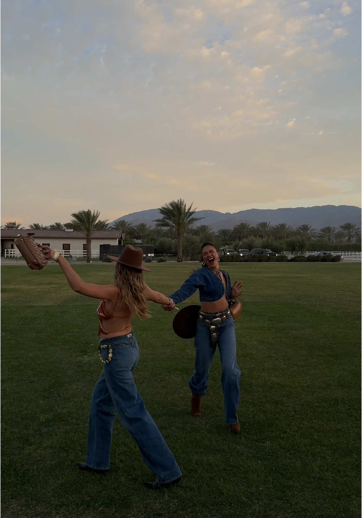 Palm Springs baby #coachella #coachella2025 #dancingqueen #besties 