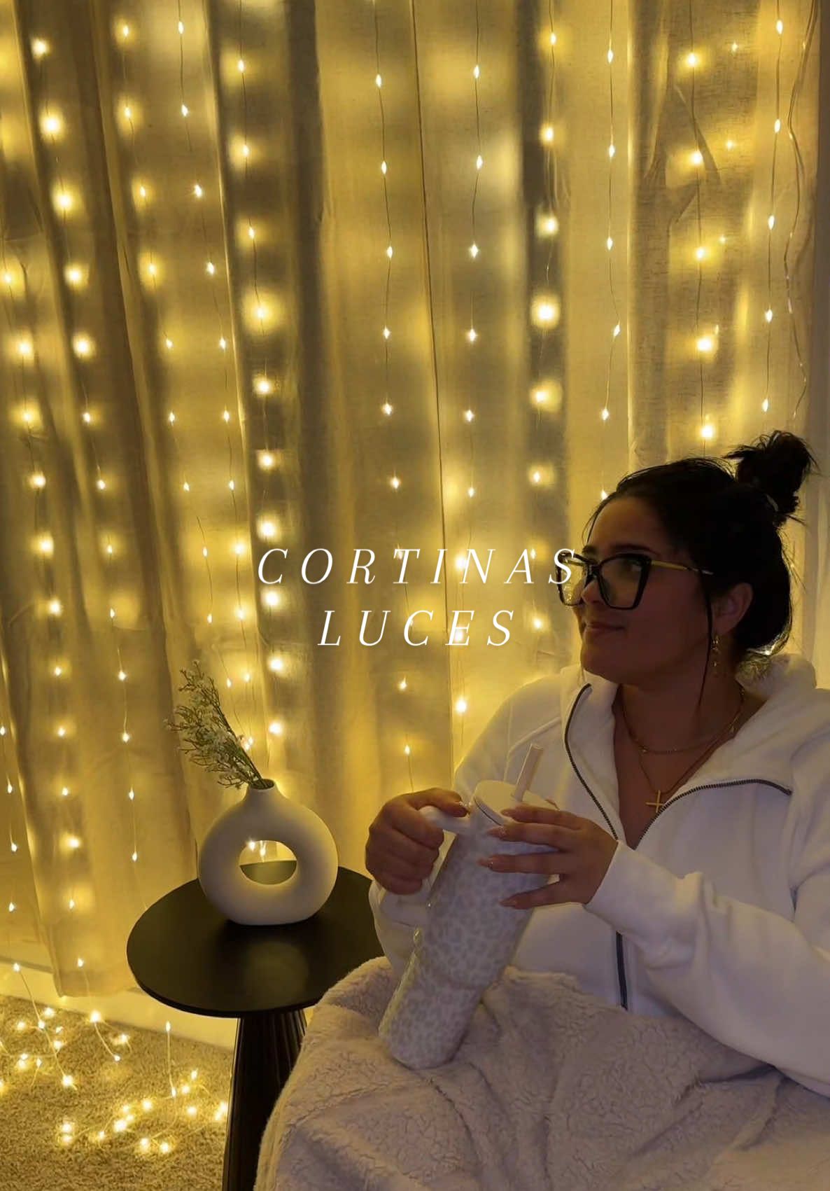 Transformé este rincón en minutos con las luces de cortina Ollny ✨ Ahora es mi lugar favorito en casa 💡@ollnyofficial  #OllnyLights #HomeVibes #DecoraciónConLuces #TransformaT #ollny #roomupgrade #ollnycurtainlights #ollnycurtainlighs #roomupgrade