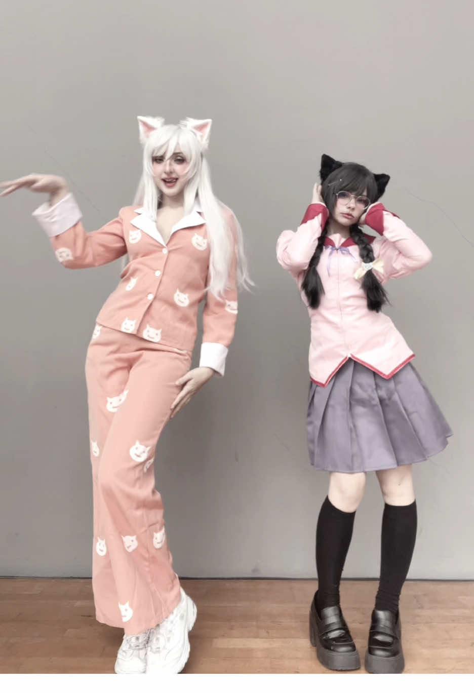 🐱 ? 🐾 Black Hanekawa x Hanekawa Tsubasa :3  with @ittibunny (🤍)  New monogatari cosplay! 🐈‍⬛  #monogatari #monogatariseries #bakemonogatari #monogataricosplay #hanekawa #blackhanekawa #hanekawacosplay #cosplayer #fyp #cosplay 