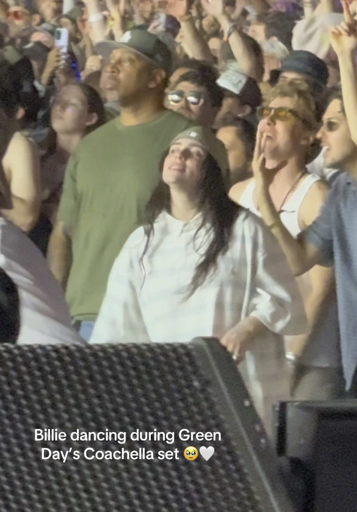 she’s such a cutie pattooti #fyp #coachella #billieeilish #greenday #foryoupage #coachella2025 #billie #eilish @BILLIE EILISH 