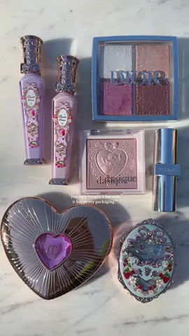 Pretty Packaging 🤝 Me #lipproducts #girlythings #diorbeauty #charlottetilburymakeup #prettymakeup 