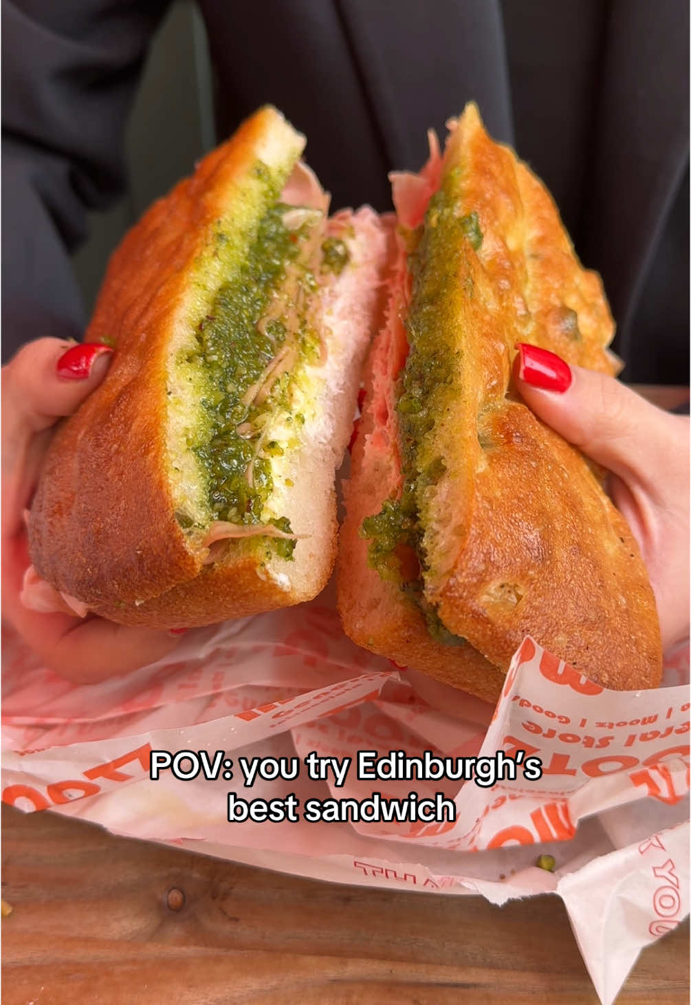 A religious experience at mootz general store. Get their classic mootz with the hot honey 🍯 🔥👀 #edinburgh #edinburghfood #thingstodoinedinburgh #edinburghtiktok #edinburgheats #foodieedinburgh 