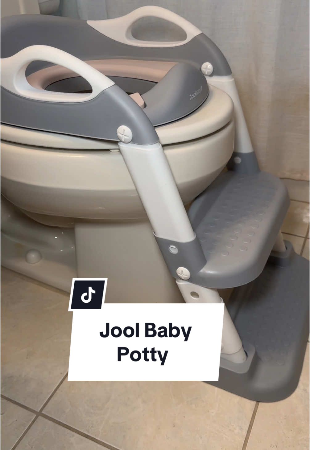The Jool baby training potty is actually surprisingly easy to clean. We keep wipes in the bathroom and we just use those on the potty and that works great! #PottyTraining #ToddlerPotty #PottyWithLadder #TrainingPotty 