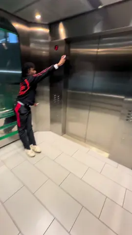It smelt so bad #fyp #funny #prank #fartsprayprank 