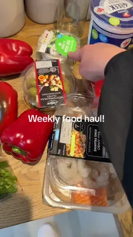 Come to @LidlGB with me for my weekly shop! I got all this for £102…this is for 2 people x 3 meals/day x 6 days! I prefer to buy everything in one big shop rather than going every couple of days to buy things. How do you usually shop? #americanintheuk #americaninuk #americaninengland #foodshop #weeklyfoodshop #lidl  