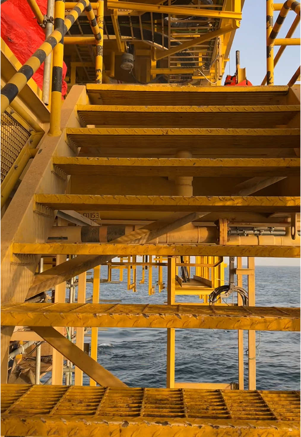 🌅#วัยรุ่นนอกชายฝั่ง #welderthailand🇹🇭 #ช่างเชื่อมoffshore 