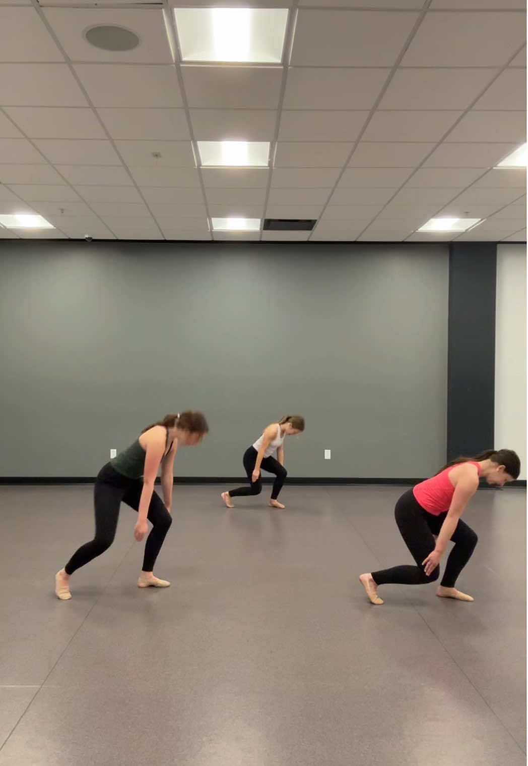 happy sunday🤗🤸‍♀️#turning #dance #fyp #fypシ #BestFriends #dance #danceteam #hometownglory #adele #jesuslovesyou #hardwork #happy 