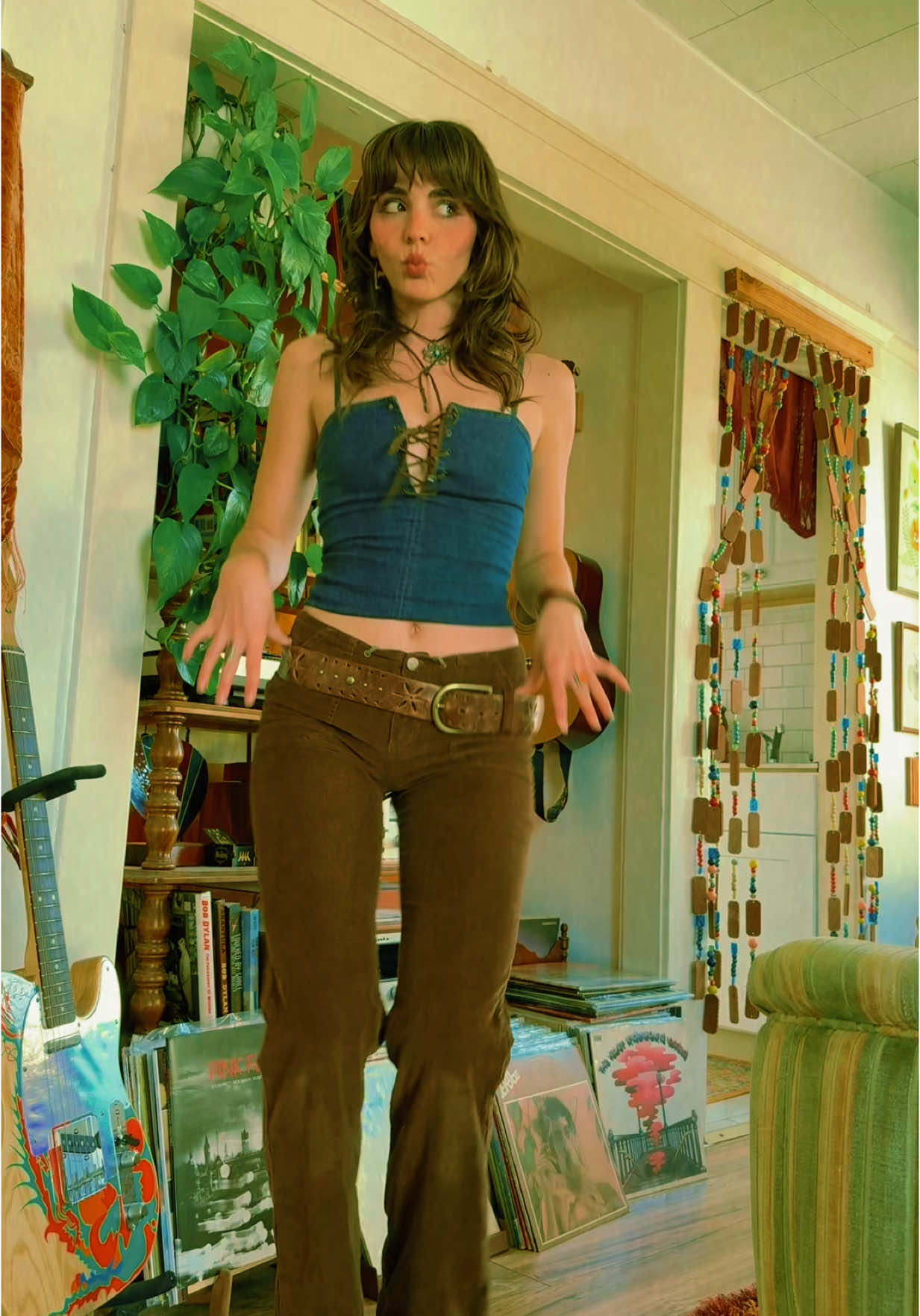 all vintage except the heels & purse! ♥️ #vintage #2000sdoes1970s #1970sfashion #2000sfashion #retro #thrifted #thrifting #grwm 