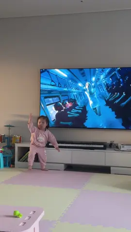 mi hija baila a mi cancion~ 🤩 #laurel #nayoon #notomorrow 