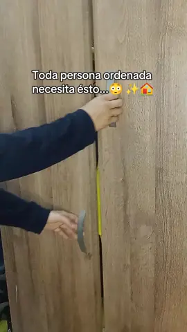 conoces a alguien que necesite esto?✨🏠 #homeproducts #hogar #ropa #closet #armario #organización #limpieza Gadget para ordenar tu armario