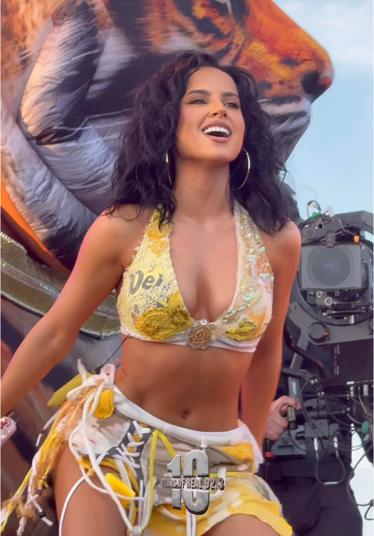 #BeckyG popped out at #Tyla’s #Coachella set 🔥🤩 #iheartradio 📸: @ronniehiii 
