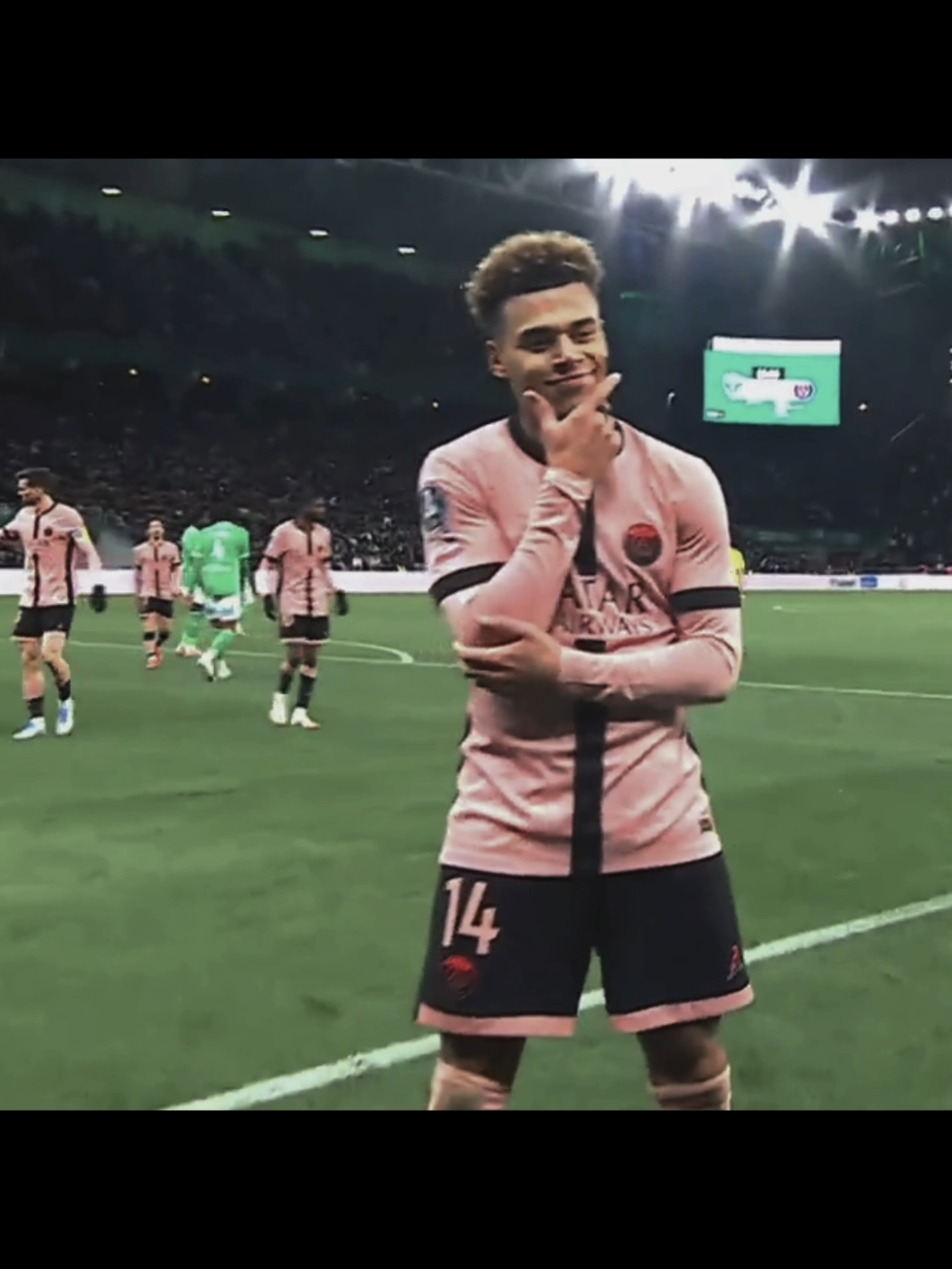 Doué 🖐🏽😬 #doue #desiredoue #football #skillsfootball #psg #fyp 