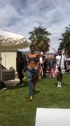 serving 💅🏻 @Tyla  #fup #tyla #serving #servingoutfits 