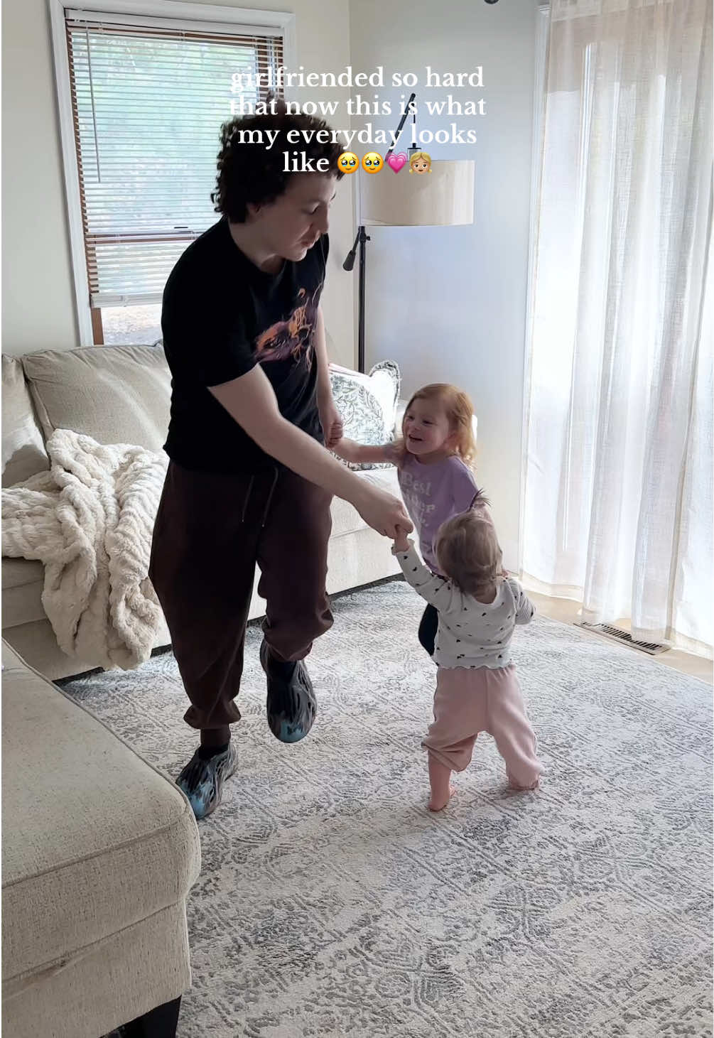 girl dad 🥹🥹 love them sm #MomsofTikTok #teenpregnancy #dadsoftiktok #momanddad #dad #girls #parents #family 