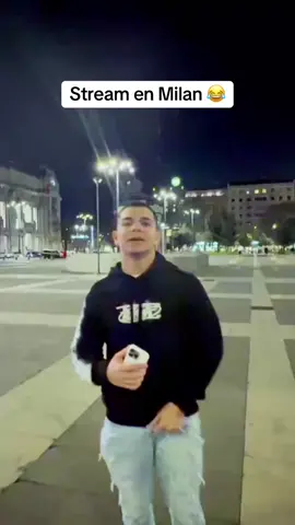 Clip extraído de Kick  HeyLucio #stream #kickstreaming #irl #milan #risas 