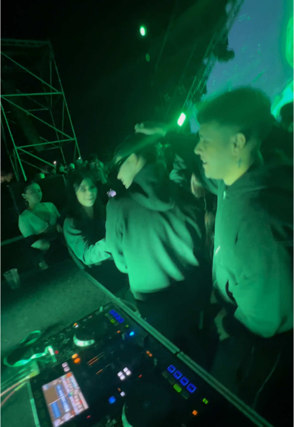 bailame lennn to 🌪️🌪️ @SIMONA🧡 @ventu 