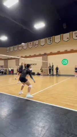 Via @mvinces Funniest way to win!!! #travelvolleyball #volleyballfamily #volleyballdaughters #vva #centralvalleyteam #12uvolleyball 