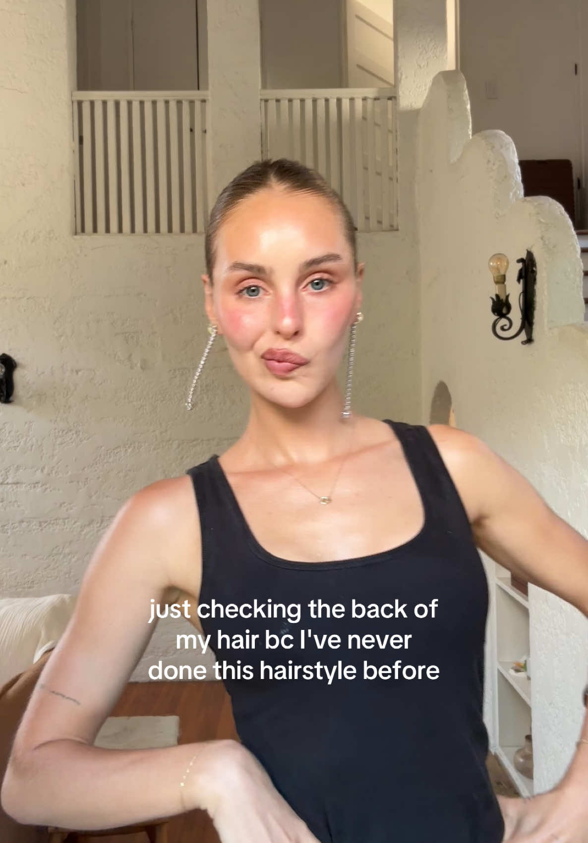 How do we like???? #hairstyleinspo #updohairstyle #messybun 