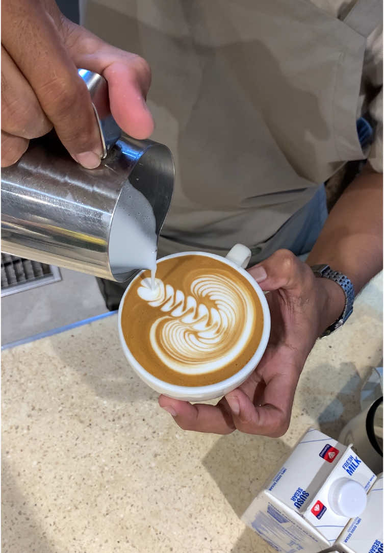 morning y'all😮‍💨 #latteart #coffee #barista #fyp #rosetta 