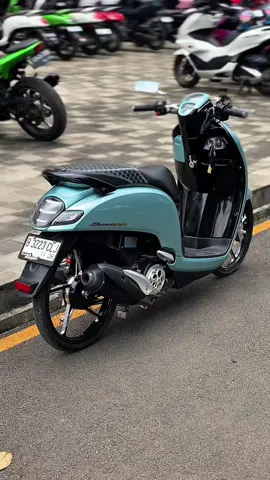 diluar aja😜 #scoopy #scoopymodifikasi #scpynaidref #fyp 