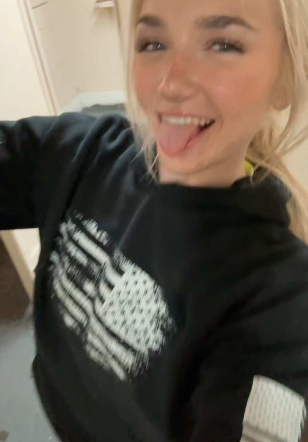 Drafty cause I’ve been slackin ! #fypシ #bluecollargirl #plumberbarbie #womenintrades #foryou #handlingpipe #pinktools #fyp 