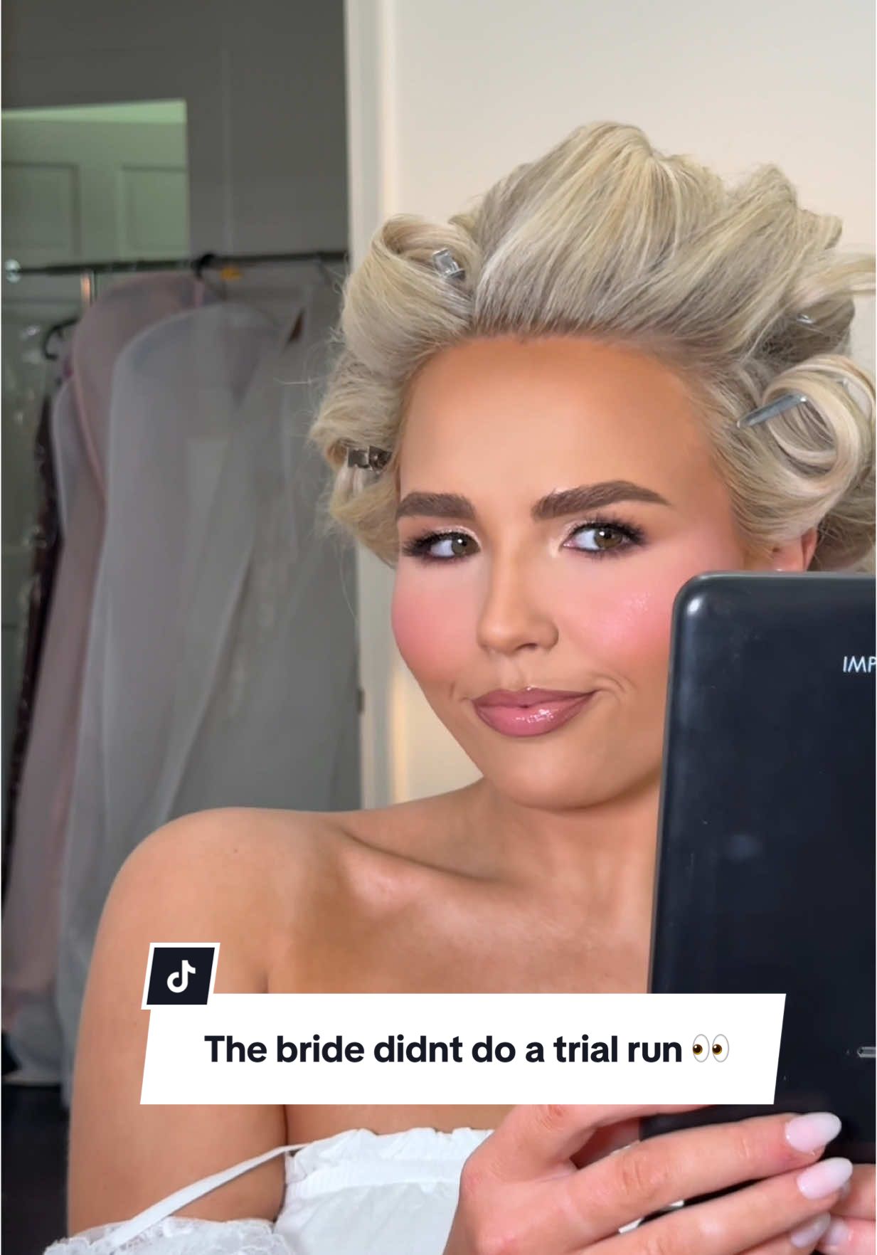 When your bride doesn’t do a trial run but loves it 🥹 That’s the importance of hiring vendors that you completely trust!!  #alabamamakeupartist #promakeupartist #weddingmakeupartist #nashvillemakeupartist #fullglammakeup #glowymakeup #weddingmorning #bridesmaidmakeup #weddingtiktok #weddinghair #charlestonmakeupartist #bridalmakeup 