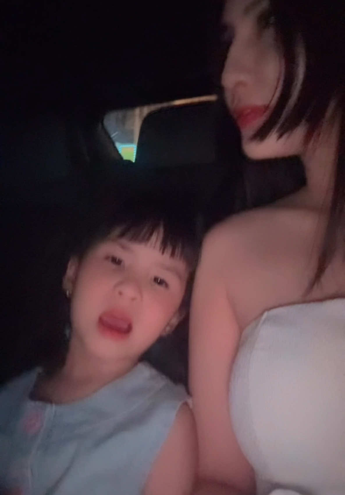 Món quà nào cũng hông chịu 😂