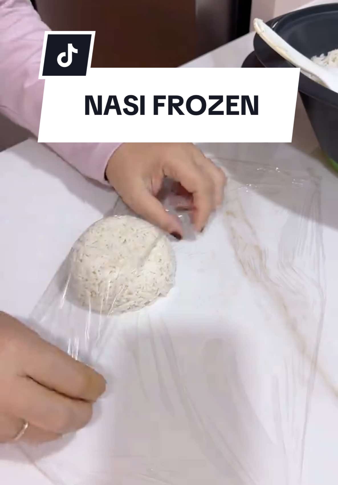 Jom buat Nasi Frozen untuk kegunaan kemudian hari 🤍🤍🤍 #yusvoguecooks #yusvogueThermomixStory #homecookmeal #yusvoguecookingVlog #nasiFrozen #frozenrice #nasibeku