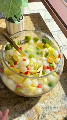 Halo Sobat Kedai Nusantara Asinan Buah Kiamboy Masakan Oma Nise Dengan Varian buah Baru 😍😍 order IG masakan_omanise #asinanbuah 