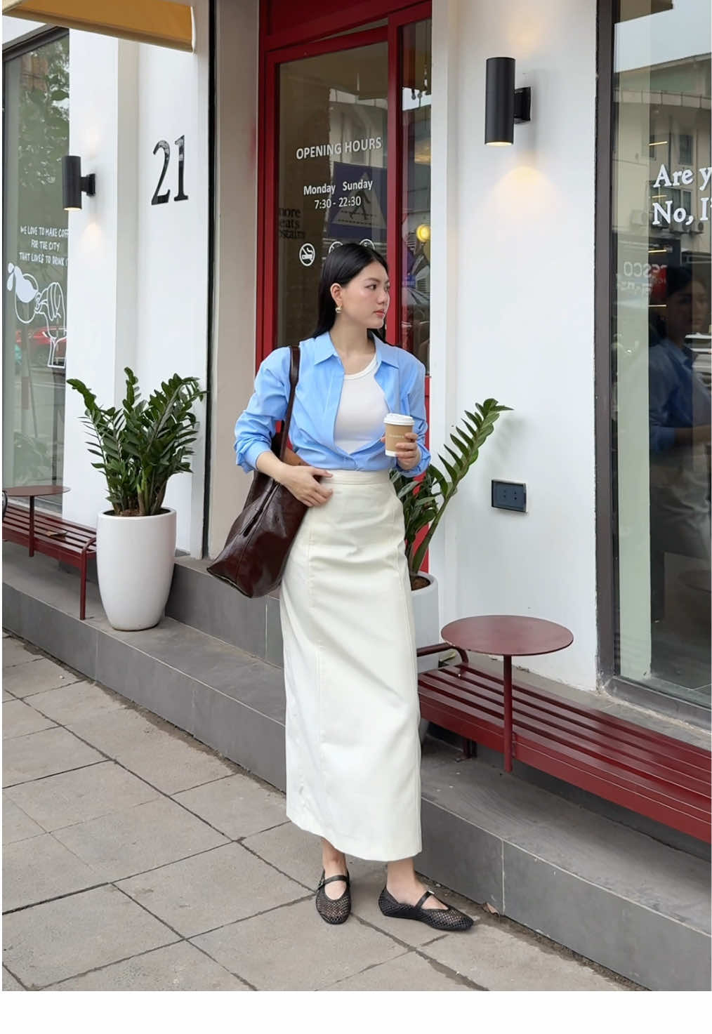Outfit đi làm thanh lịch cho mùa hè sắp tới.  #monotalk #monotalkvn #aosomi #somimonotalk #vaycongso 