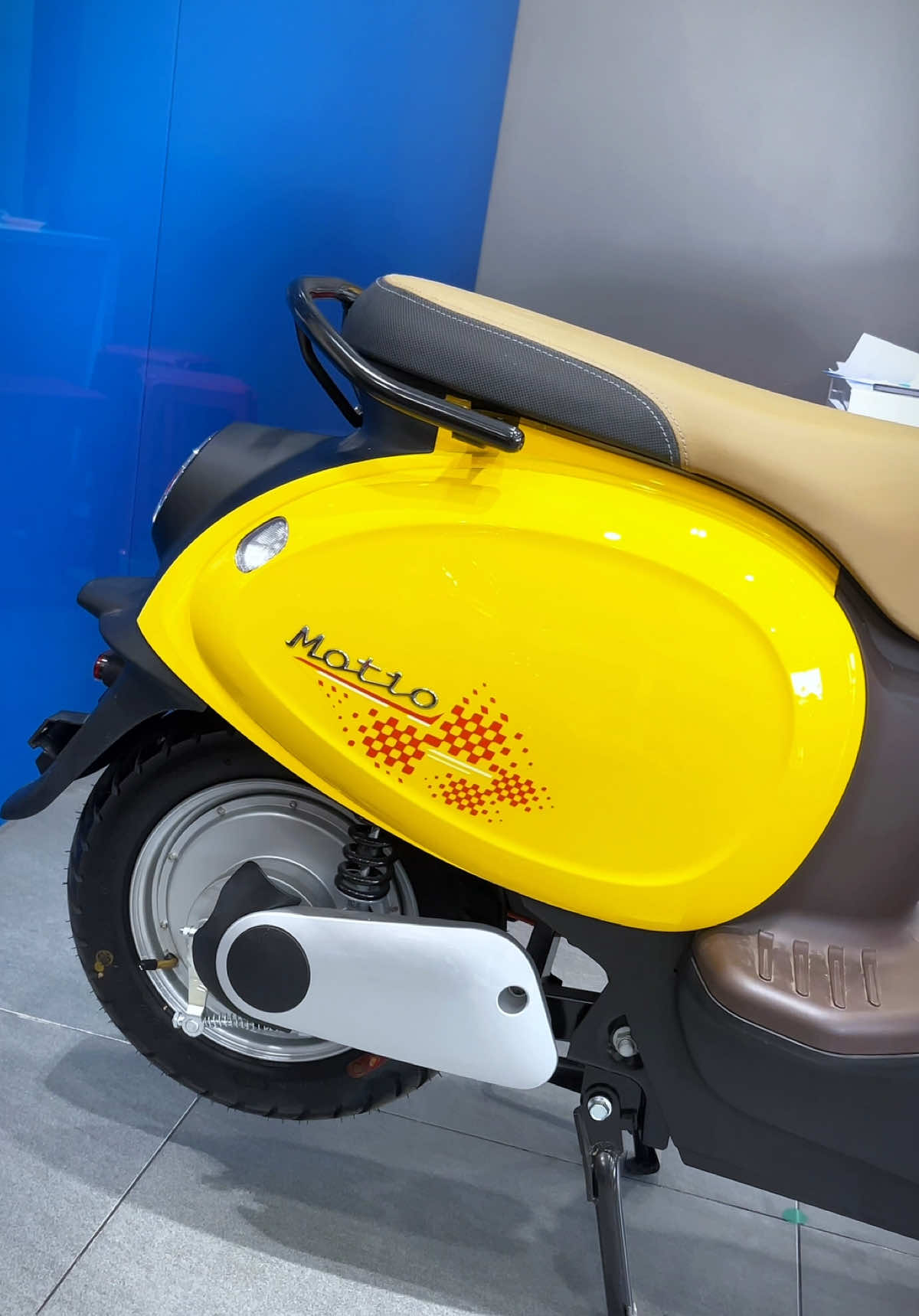 ✨ Lên xe Motio Vàng cho chuỵ em - Hỗ trợ trả góp - Trả trước chỉ từ vài củ 🥔 - Đang có ưu đãi hấp dẫn trong tháng 4 này #hungson3 #vinfast #xedien #vinfasthungson #xemaydienvinfast #motio 