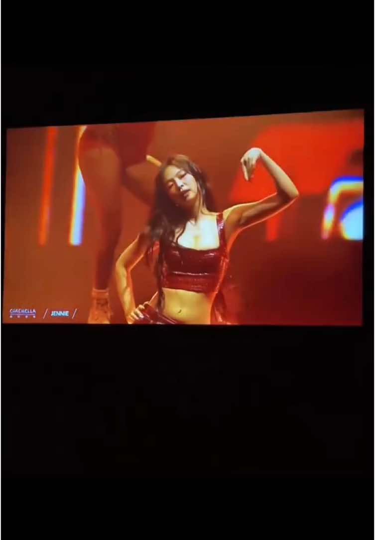 Jennieeee #coachella #jennie #rubyjennie #jenniejenniekim #jenchella 