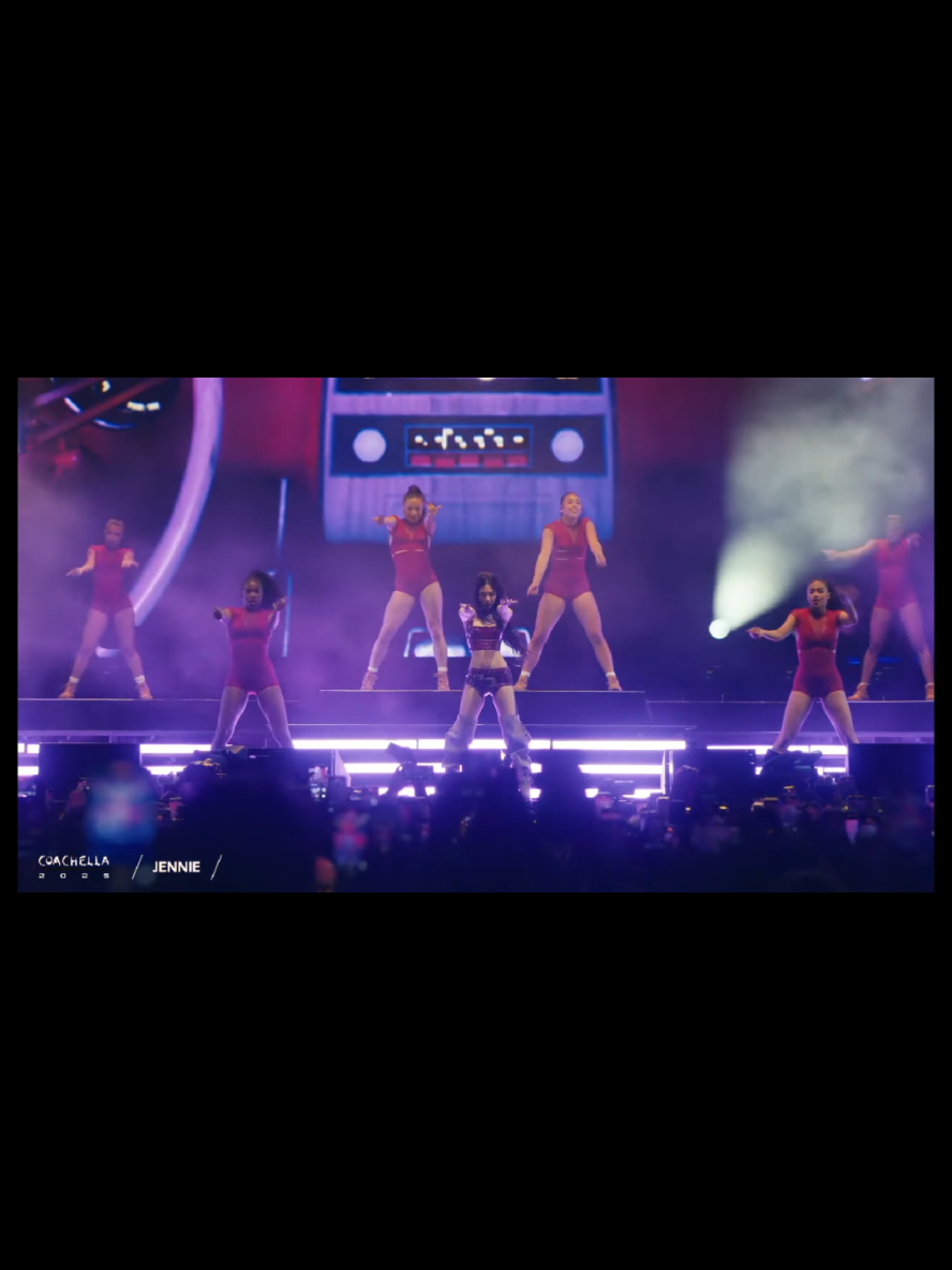 Jennie 'Mantra' at Coachella  #jenchella #jennie #jenniekim #mantra #coachella #fyp 