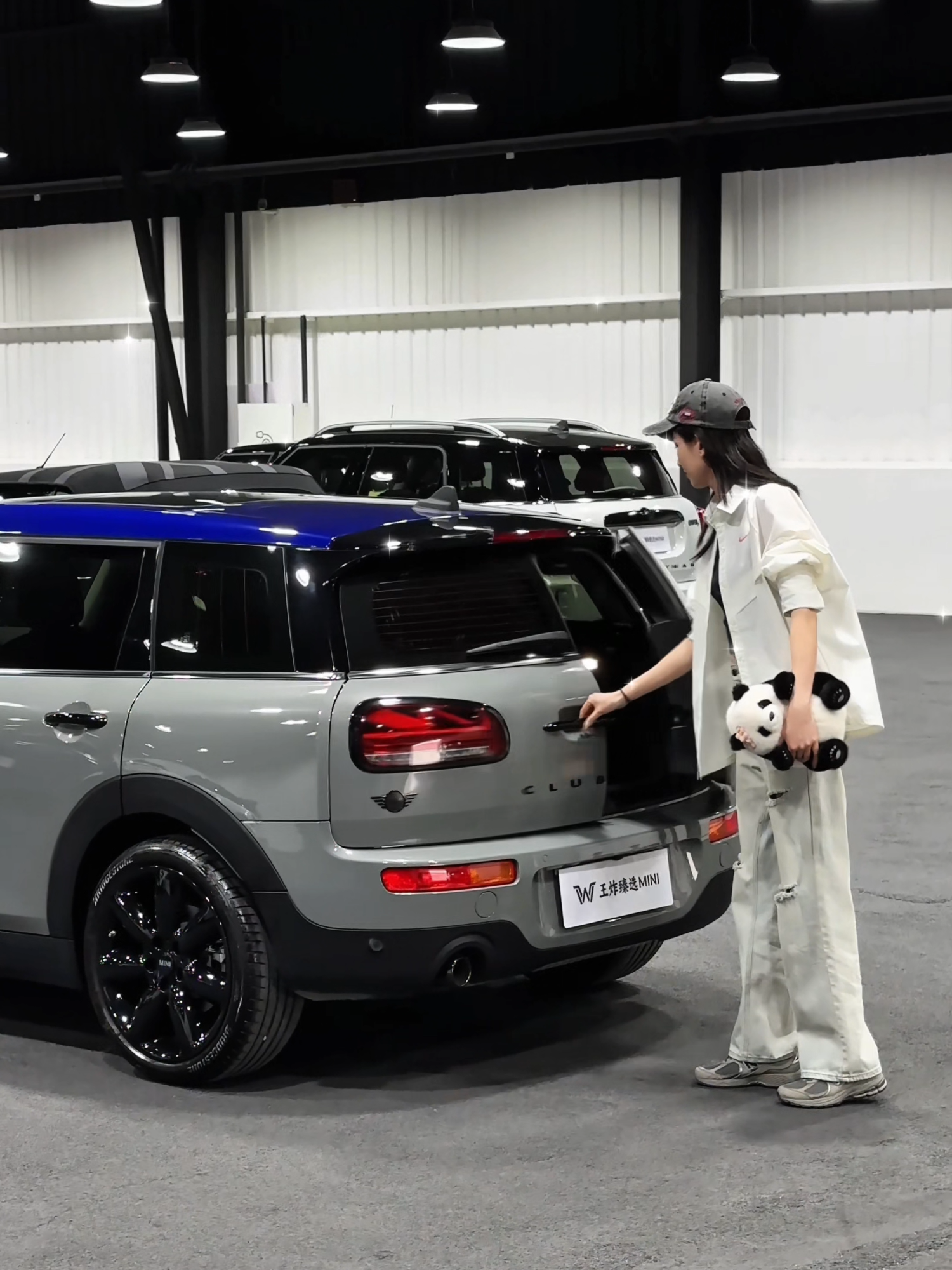 Phiên bản giới hạn Brick Lane Mini Cooper #MiniClubman #XeĐep #sieuxe #codien #xethethao #nhagiau #khoexe #duaxe #supercar #xeotodep #xehay #guucars
