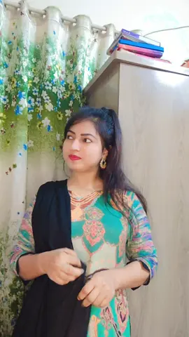 গোলাপ রাঙা ঠোঁটে তোমার,, 