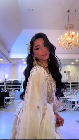 Shaadi Show 2025 🤩🤩🤍🤍✨ #shaadiseason #outfitinspo #montrealtiktok #foryoupage #nikkahceremony #model #rampwalk #mtl #hairstyleideas #makeup #fyp #montreal #shaadi #show #2025bride #bollywood #pakistani #OOTD #desitiktok #desigirl #jewelry #tiktokviral #trendingtiktok #weddingdress 