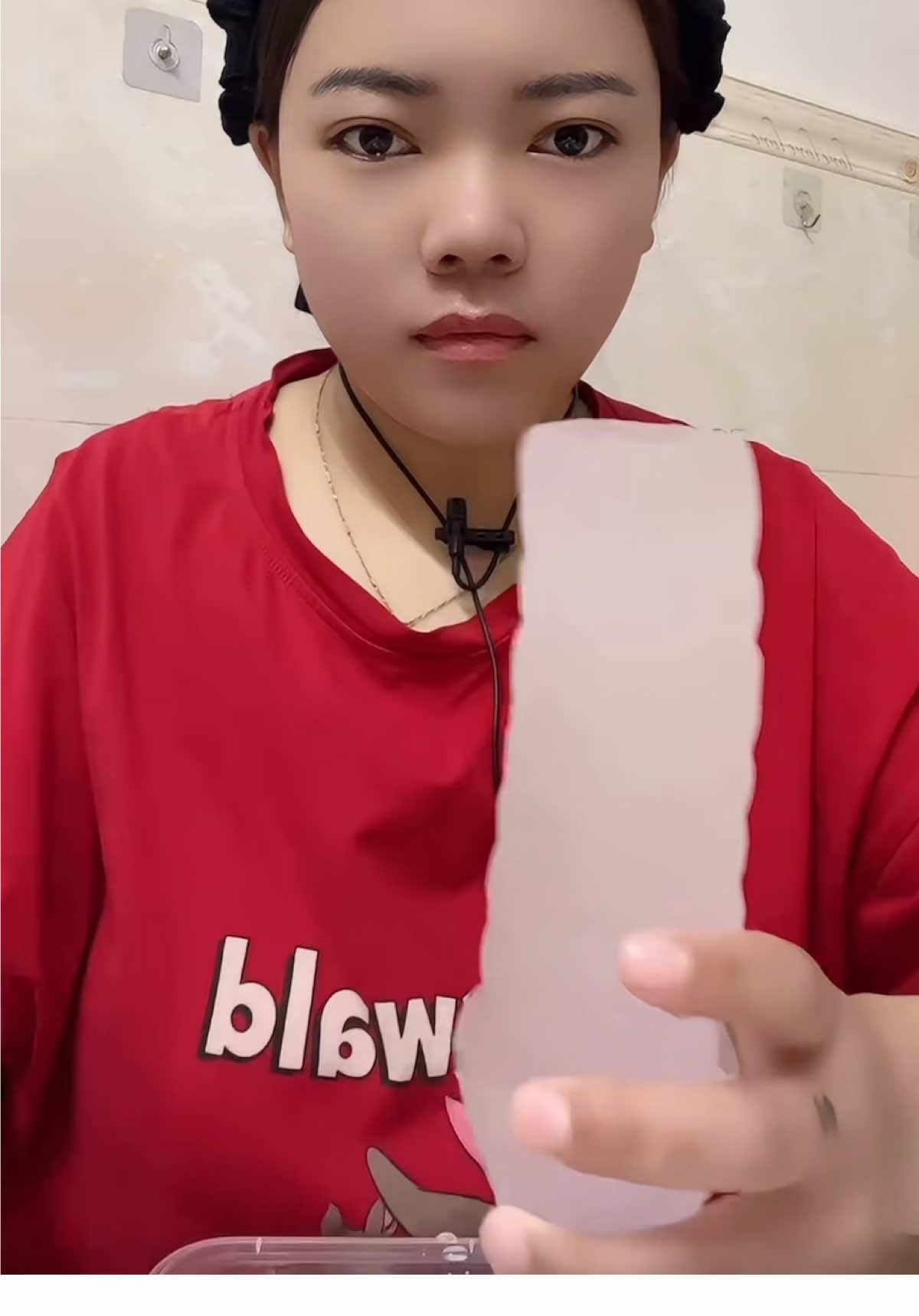 water bottle ice eating . #1heartice #2heartice #ice #asmr #icelover #icelovers🤤 #viral #fyp #iceeatingasmr #iceeating #iceeatingvideos #iceeatingsound #whiteice #whiteiceeating #softice #slushyice #waterbottleslush