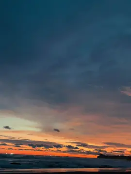 cape, tapi kumaha deui.. #CapCut #fyp #storysunda #pantai #sunda #madasaribeach #4u #fouryou 