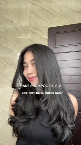 Kata siapa pake shampoo non sls bikin kusut dan kering?! Makannya lengkapin pake conditioner leaveon nya dan pake nya kaya akuuu @Kelaya Hair Treatment #HempasKusutAntiNyangkut #FeelTheNature #shampoononsls 