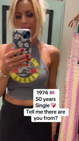 Single American woman #over30 #singlemom #over50 #singlelife 