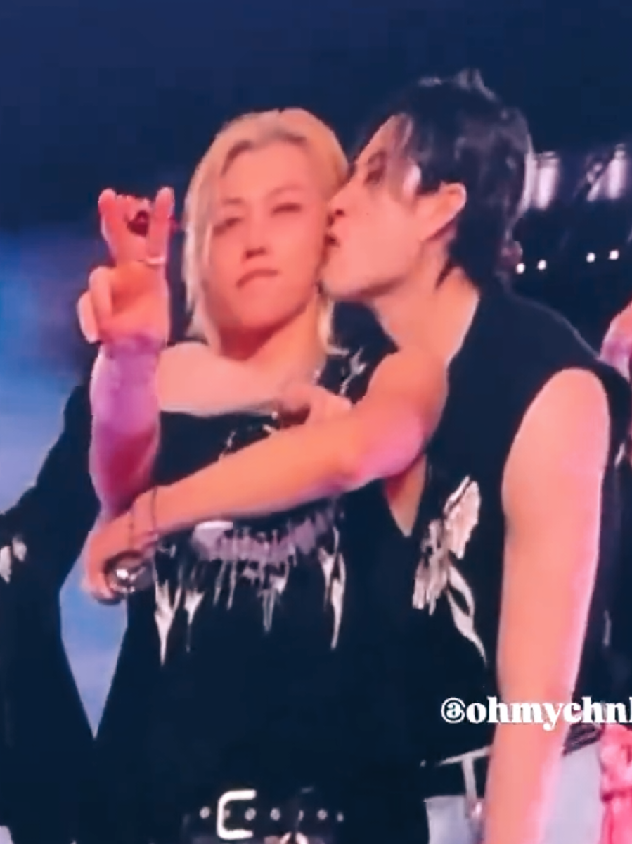 Chan kissed Felix on the cheek. 😍😍💖💖 #Felix  #StrayKids #dominATETour #MexicoCity #StrayKidsWorldTour #StrayKidsEverywhereAllAroundTheWorld #YouMakeStrayKidsSTAY #MyBias #Bias #FelixStan #FelixEdits #StrayKidsFelix  #KingofKPop #stay #SKZ #skzfyp #foryourpage #skzforyou #kpoptiktok #KPop #fyp #fypage #Felixfyp #StrayKidsfyp 