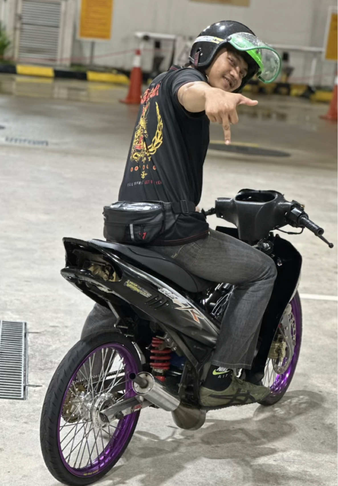 mari berentap tuan 😍                                                                                                   .                                                                                                                       #apacheesereng #apacheeserengmotorsport #apacheeserengofficial #As_4thBatchArmy #nvx #rxz #wave100r #wave125 #wave100 #ex5 #sstwo #explorer #fyp #|cv1 #125zr #kr150 #x1r #berandatiktok #ditaja #...