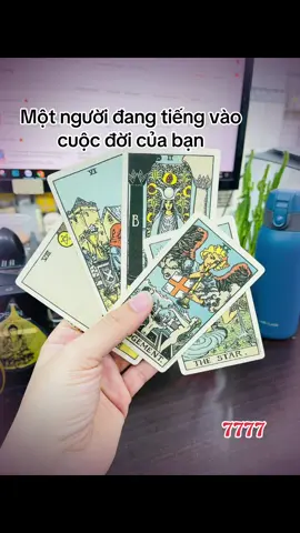 Hoan hỉ lựa chọn thông điệp một cách tích cực và hợp với năng lượng của mình nhé. Follow mình để xem nhiều trải bài hơn nhé!  Thông điệp: Có một ng đang tiến vào cuộc đời bạn mang theo sự kết nối không phải là ngẫu nhiên. Theo trải bài thì đây là một ng trong quá khứ, họ trở về trong tâm thế muốn chữa lành và hoàn thành những điều dang dỡ với bạn. Đây là thời điểm nhìn nhận lại mối quan hệ  để sữa chữa sai lầm , hoá giải hiểu lầm . Bạn đừng để những tổn thương cũ khiến bạn khép lòng , bởi lần kết nối này mang đến một nguồn năng lượng chữa lành mạnh mẽ. Khi bạn đủ tin tưởng sẽ có những điều kì diệu xảy ra.  #xuhuong #trending #thongdieptinhyeu #yfpシforyou #thongdiepvutru #thongdieptarot #thongdieptinhyeutarot #tarotok 