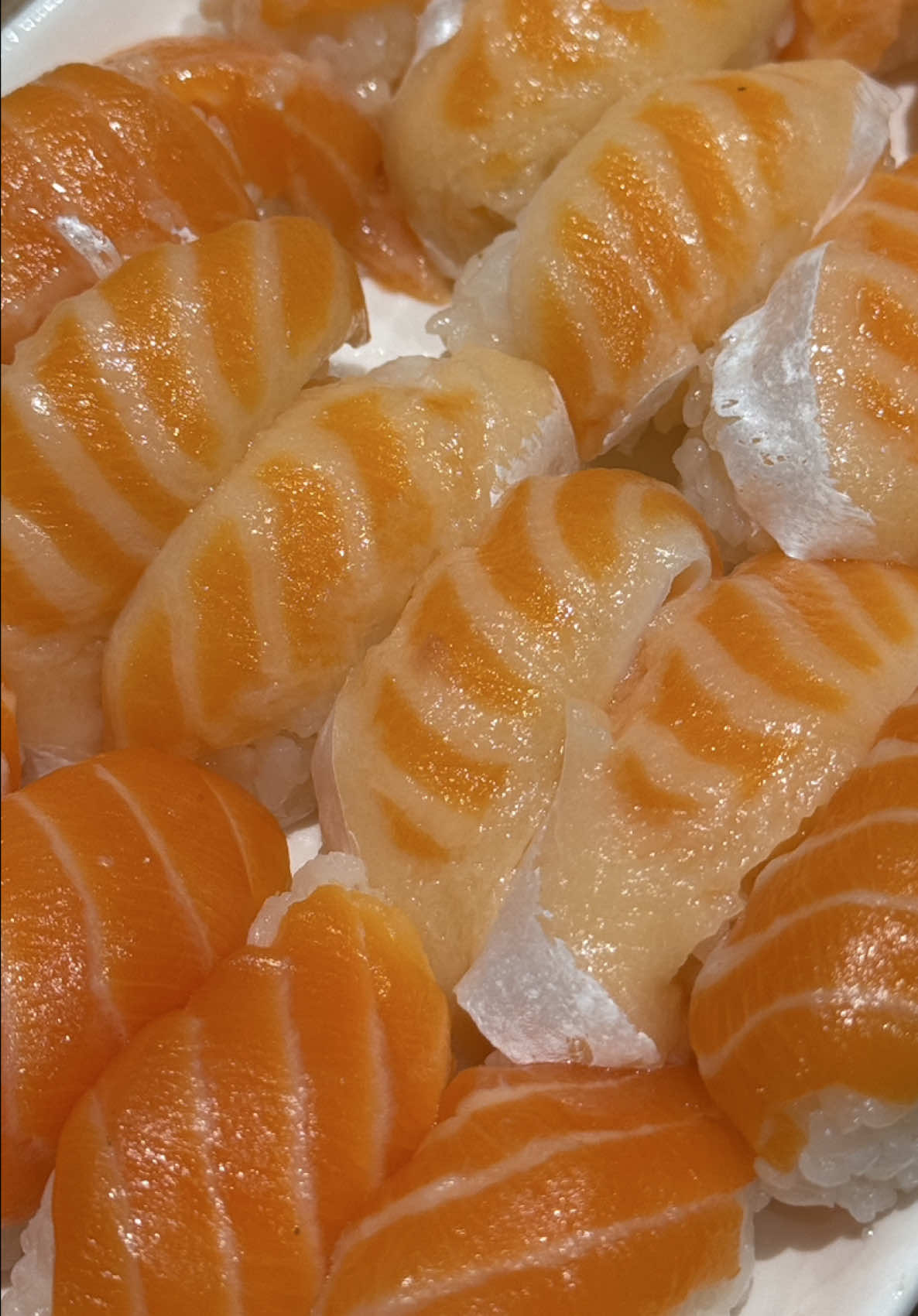 ga pernah bosen all you can eat sushi di sini, buy 1 get 1 setiap hari 🍣✨ #placetogo #placetogojogja #mustvisitjogja #explorejogja #jogja #jogjahits #jogjaviral #placetogoinjogja #jogjafoodhunter #foodtiktok #food #cafehopping #coffee #cafe 