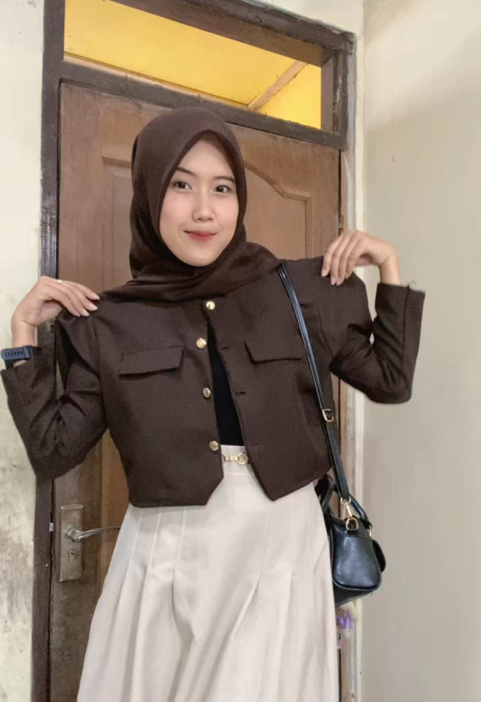 Happy banget punya blezerrr cantik dipakai acara apapun okee 🥰💗✨ #blezer #blezeroutfit #mahogany #outfitinspo 